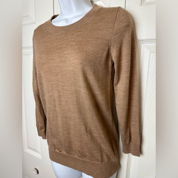 J.CREW Camel Tan 100% Merino Wool Tippi Crewneck Sweater Knit Wardrobe Staple - Picture 4 of 11